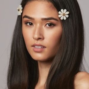 EACH Jewels Flower Barrette Set